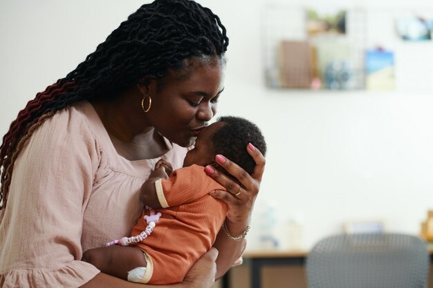 Read more about the article Understanding the Surrogacy Process: A Complete Guide for Intended Parents